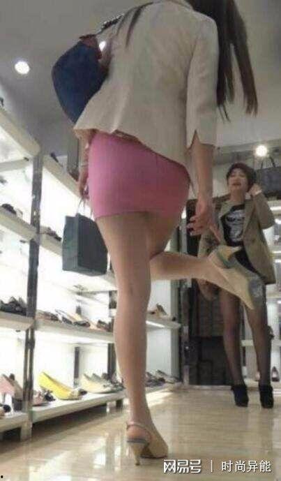 亮油丝袜大屁股,亮油质感勾勒出性感大屁股的绝美曲线