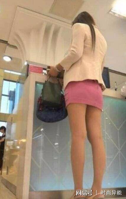 穿丝袜大学妹子,穿丝袜的大学妹子